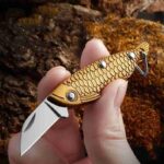 3D Fish Shape Mini Folding Keychain Pocket Knife High Hardness Sharp Blade Outdoor EDC Camping Hunting Survival Tactical Tool - immagine 3