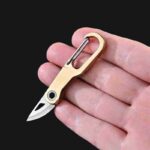 EDC Brass Knife Sharp Outdoor Self-defense Tool Gift Portable Unpacking Folding Knife Car Key Chain Pendant Demolition Express - immagine 3
