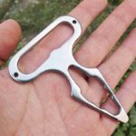 Self Defense Multitool Keychains Box Bottle Opener Flat Head Screwdriver Bit Driver EDC Hand Small Tools Survival Kit Key Ring