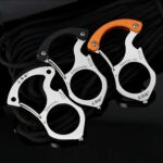 Carabiner Gadgets Brass Knuckles Survival Rings Multi-Functional Self Defense Outdoor Tools EDC Keychain Protector Bottle Opener - immagine 5